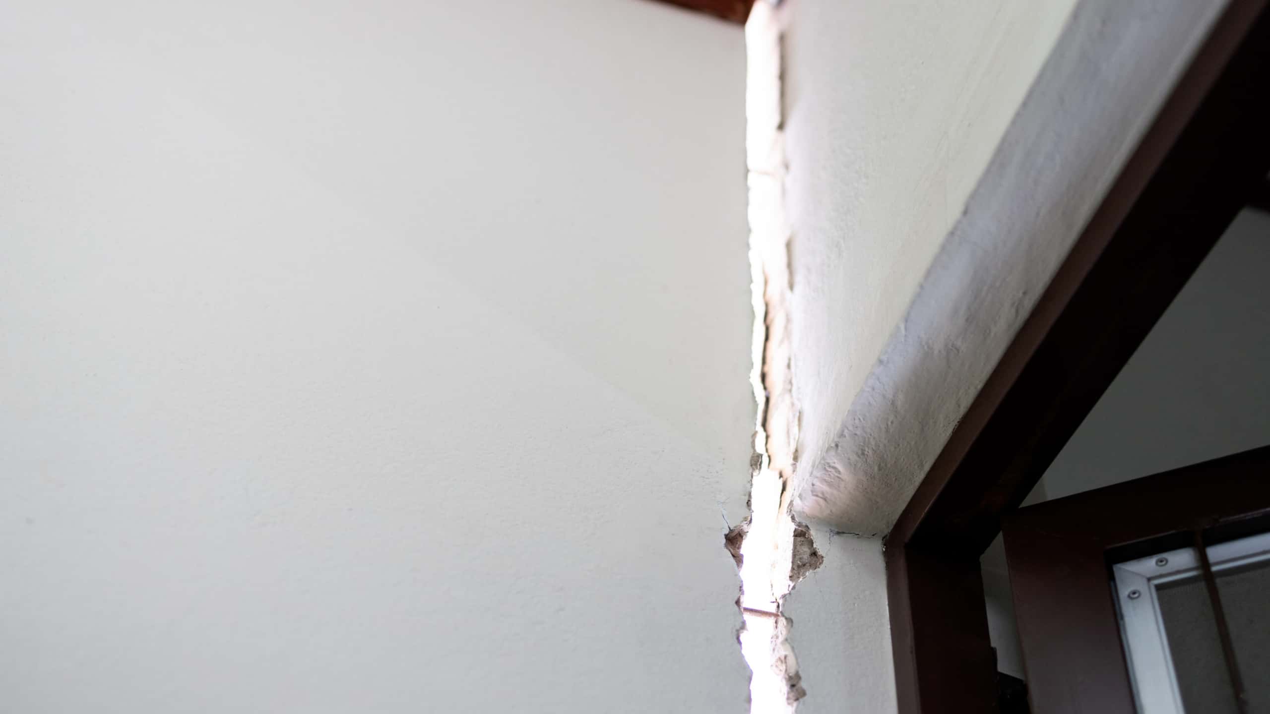 Benefits of Soundproofing Your Home or Office with an Acoustical Ceiling System 