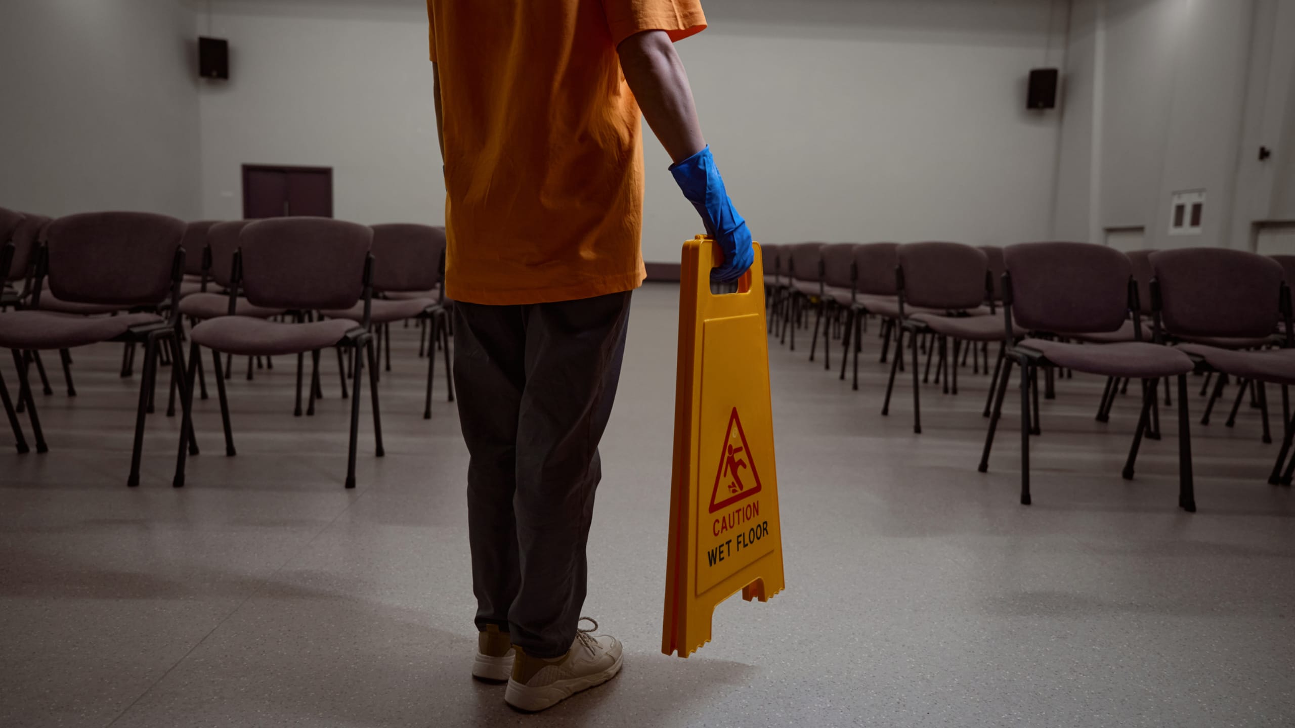How to Ensure Your Employees Understand the Benefits of Keeping a Neat and Tidy Work Environment! 