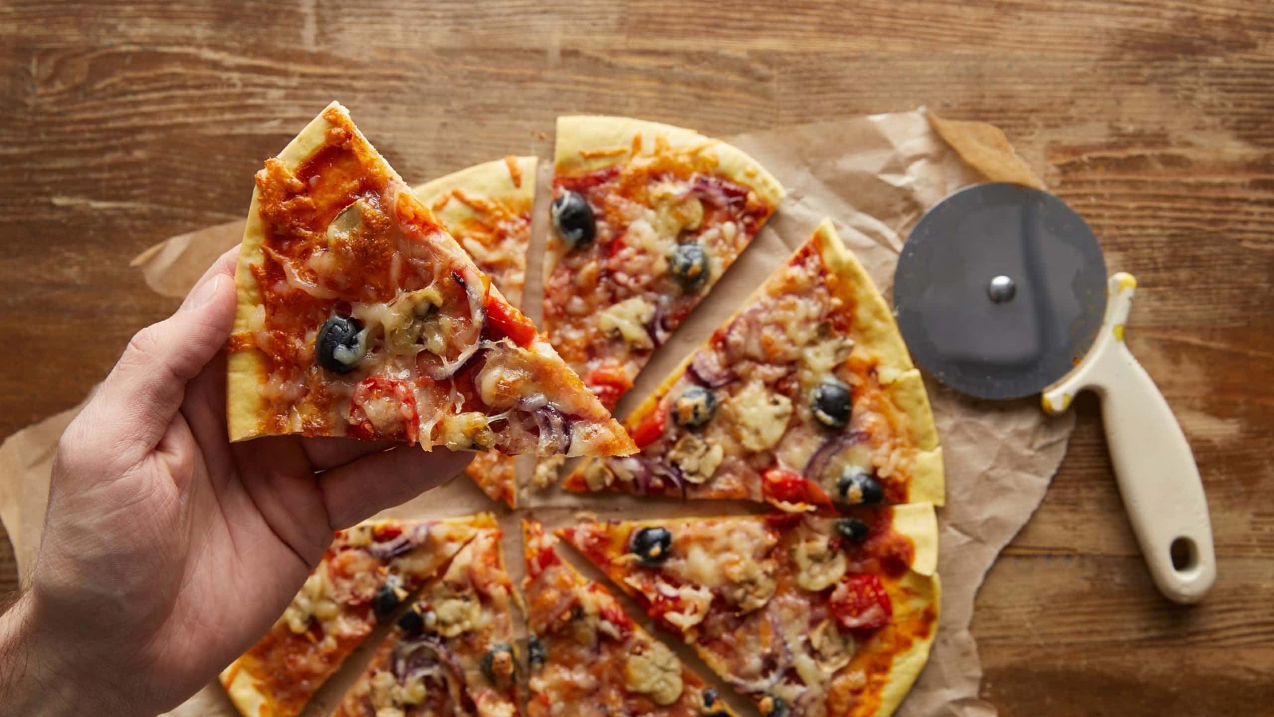 What is Making Local Pizza Lovers Come Back for More in Panama City Beach