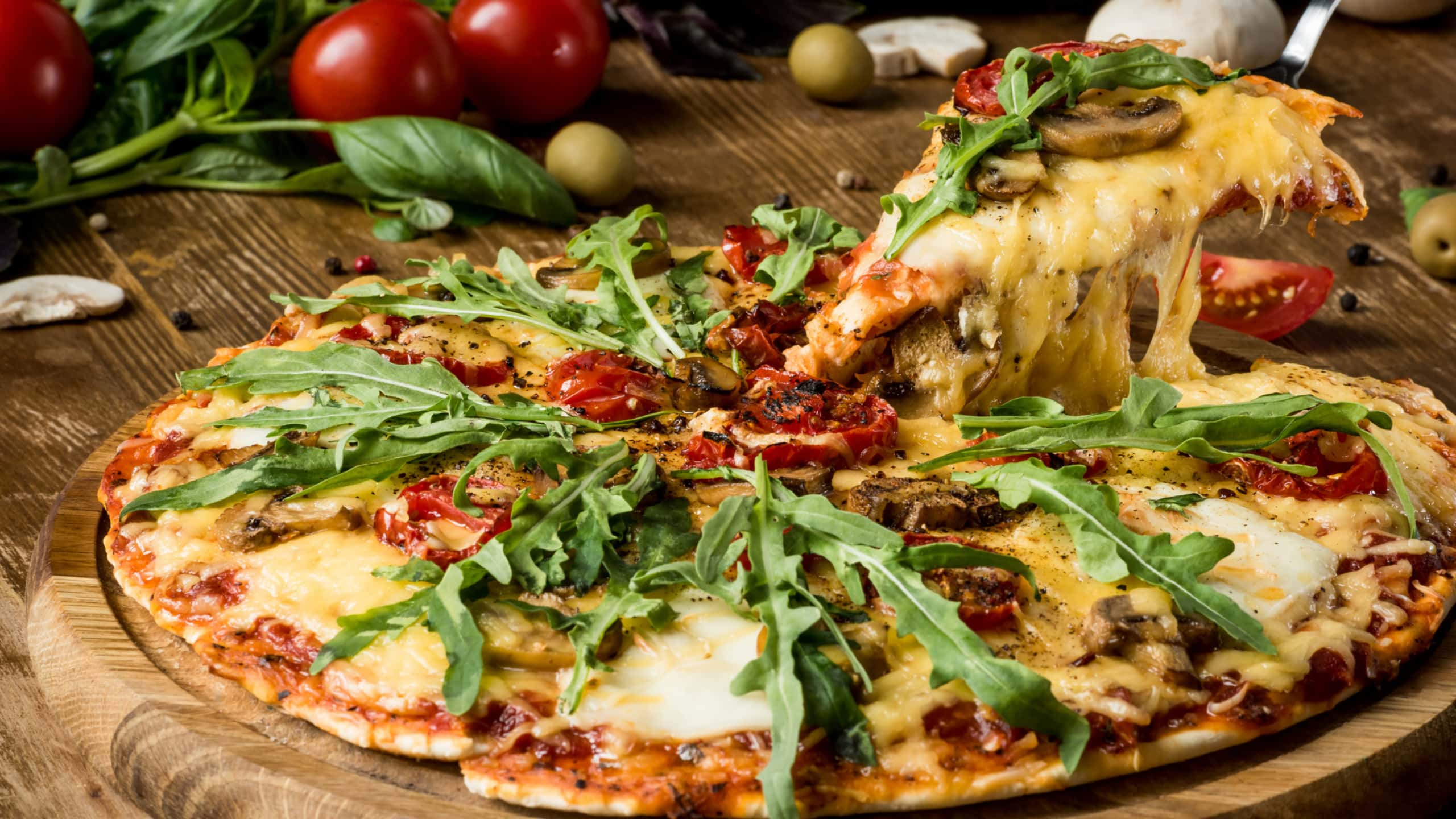 How to Enjoy Restaurant-Quality Pizzas from Your Kitchen
